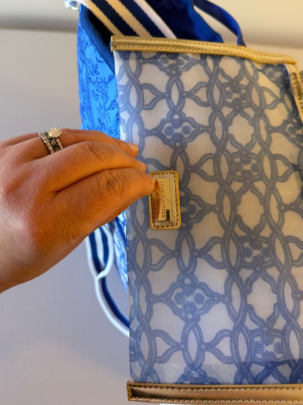 Lilly Pulitzer Cooler Bag with Mesh Pouch + RTIC Can Cooler - *BOTH NWT!* - Picture 6 of 16